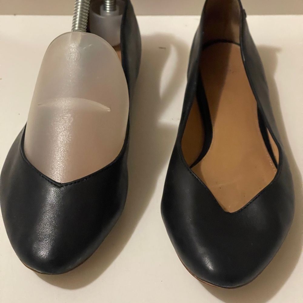 Uggs flat leather shoes in good conditions - Picture 12 of 12